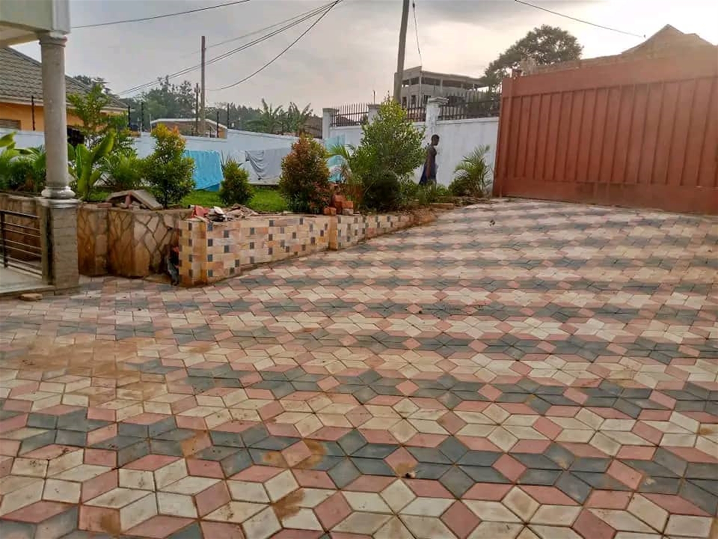 5 bedroom Storeyed house for sale in Namugongo Wakiso Uganda