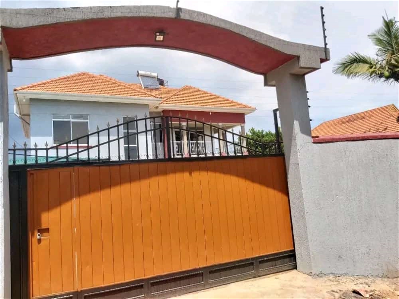 6 bedroom Storeyed house for sale in Kitende Wakiso Uganda