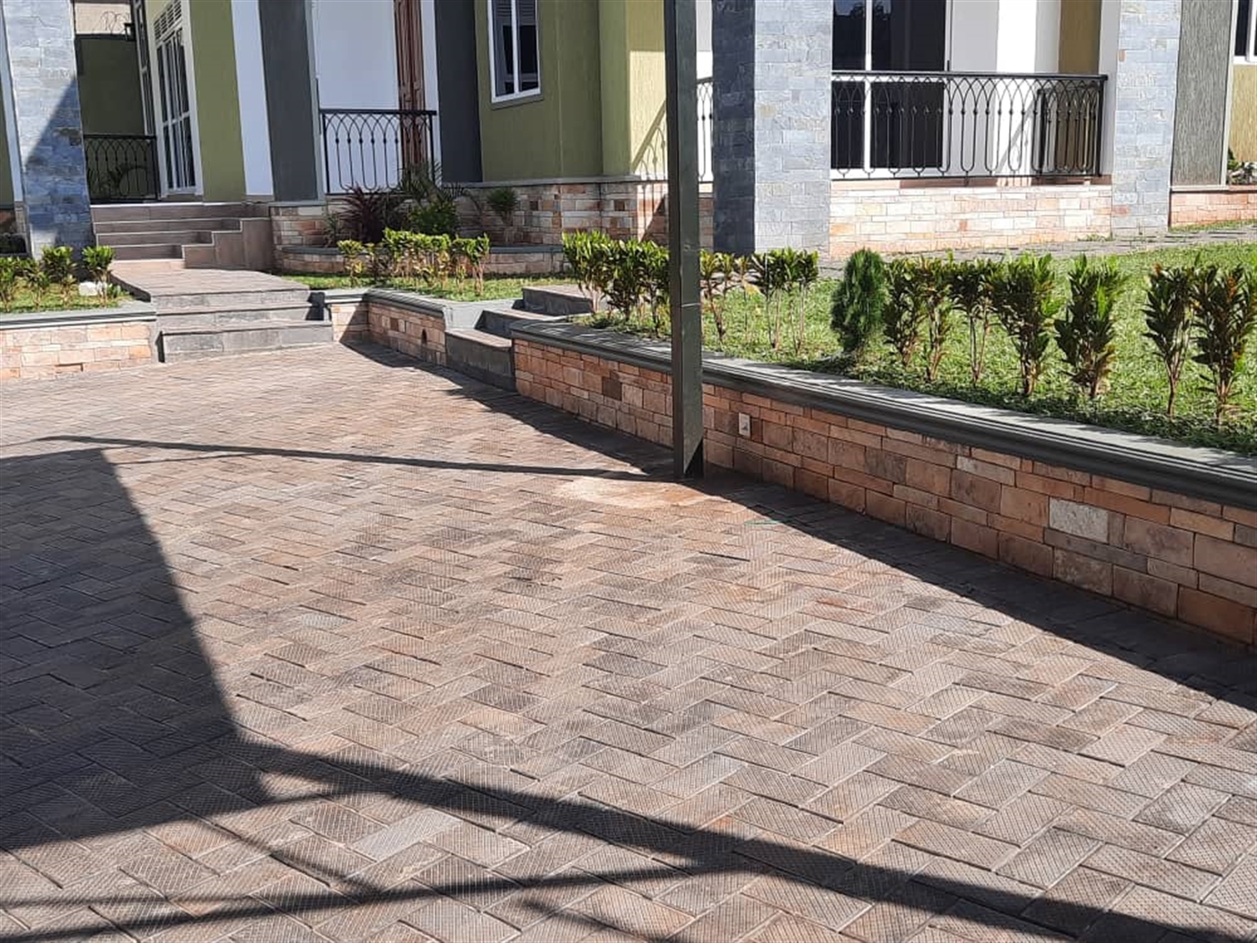 6 bedroom Storeyed house for sale in Kitende Wakiso Uganda
