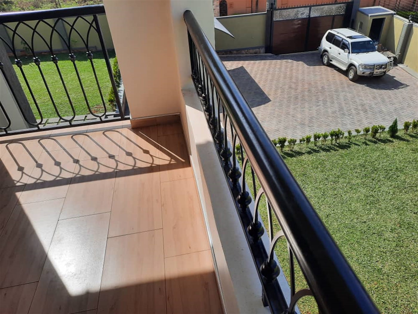 6 bedroom Storeyed house for sale in Kitende Wakiso Uganda