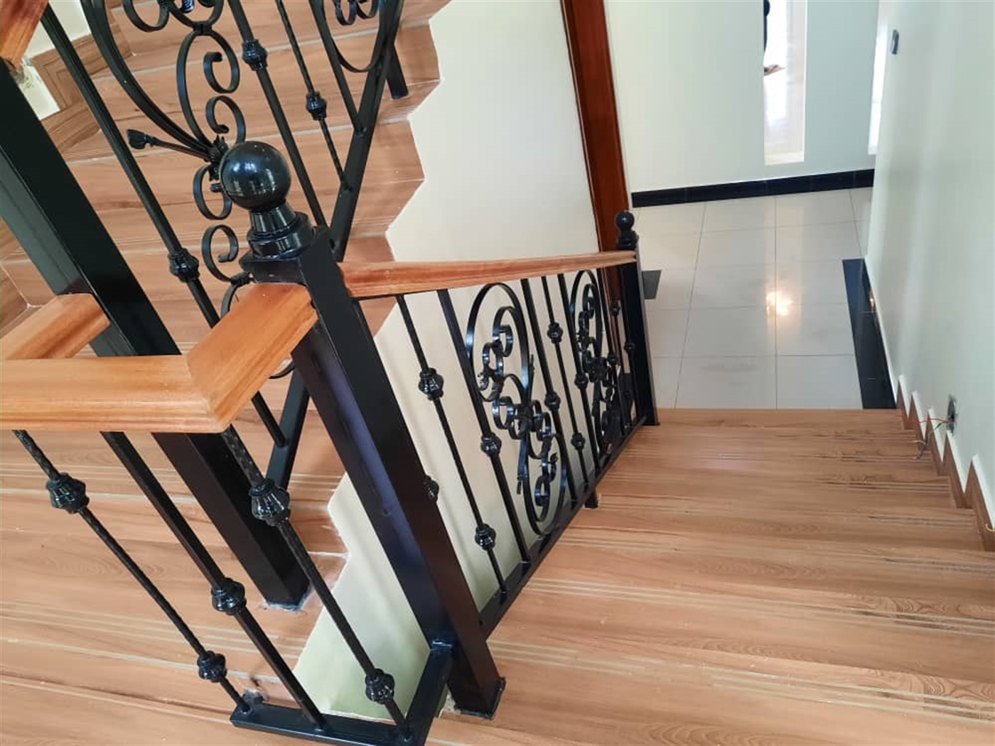 6 bedroom Storeyed house for sale in Kitende Wakiso Uganda