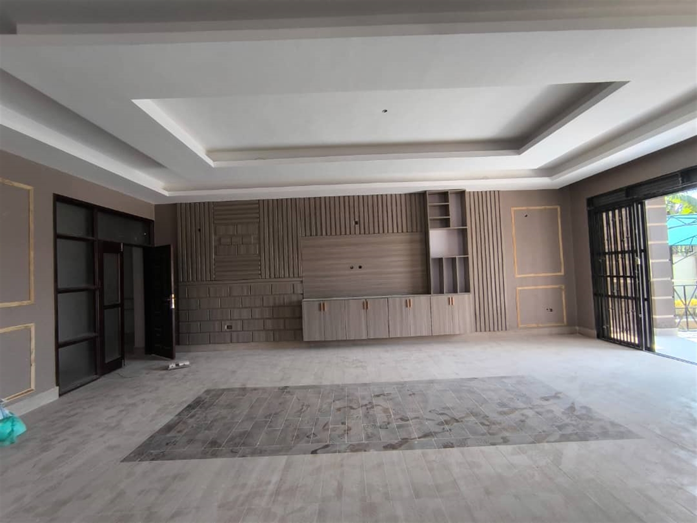 8 bedroom Storeyed house for sale in Kitende Wakiso Uganda