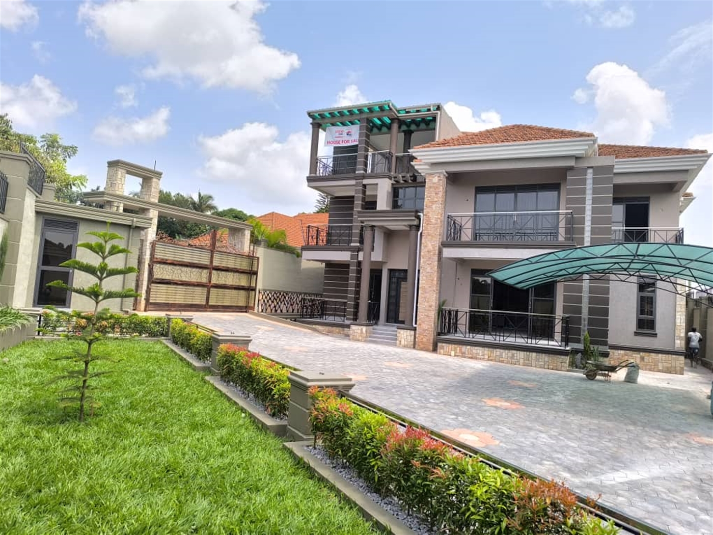 8 bedroom Storeyed house for sale in Kitende Wakiso Uganda