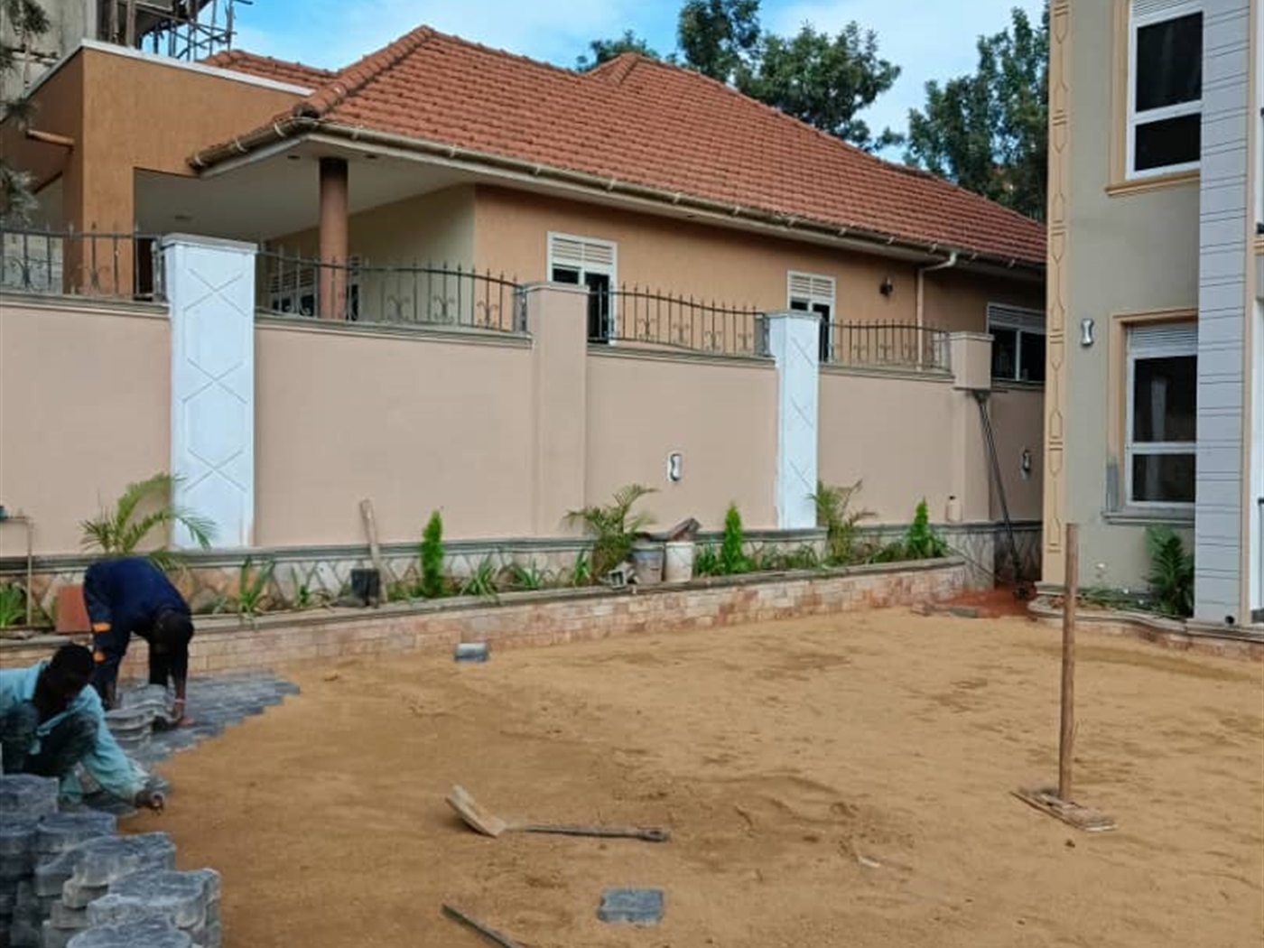 20 bedroom Apartment block for sale in Bbunga Kampala Uganda
