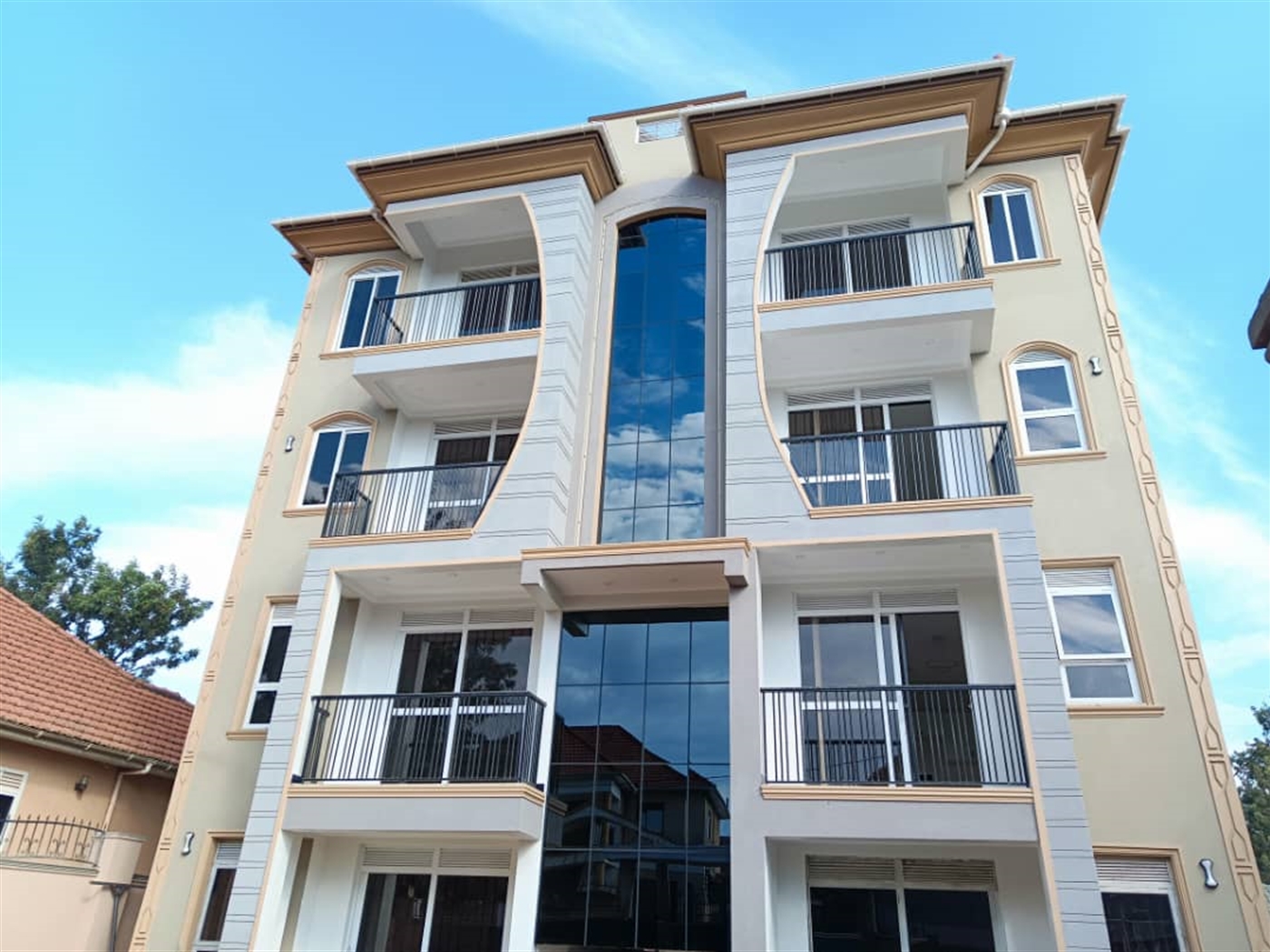 20 bedroom Apartment block for sale in Bbunga Kampala Uganda