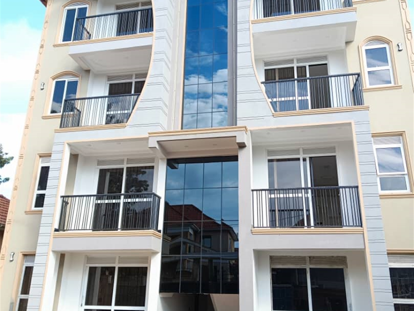 20 bedroom Apartment block for sale in Bbunga Kampala Uganda