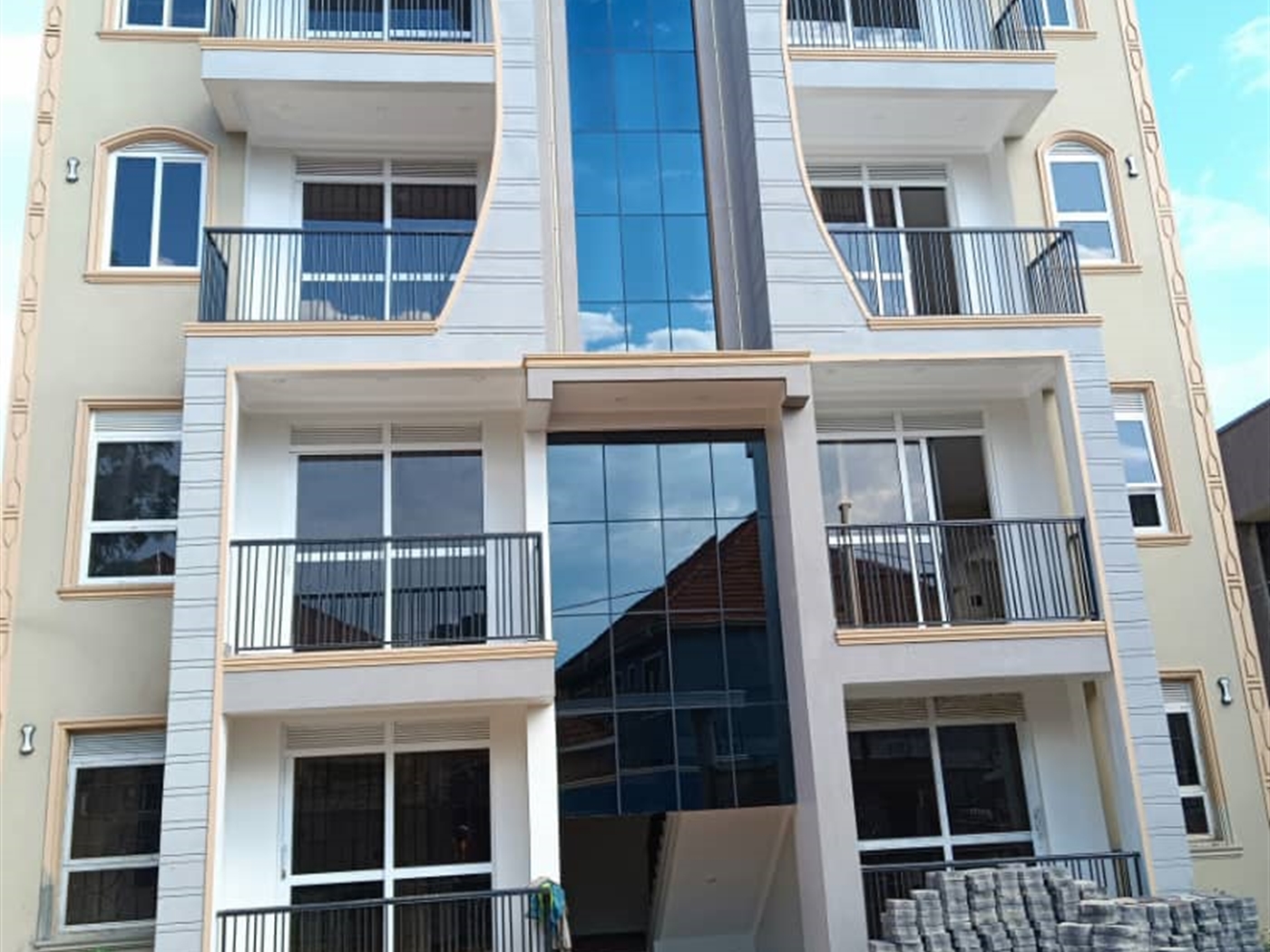 20 bedroom Apartment block for sale in Bbunga Kamp...