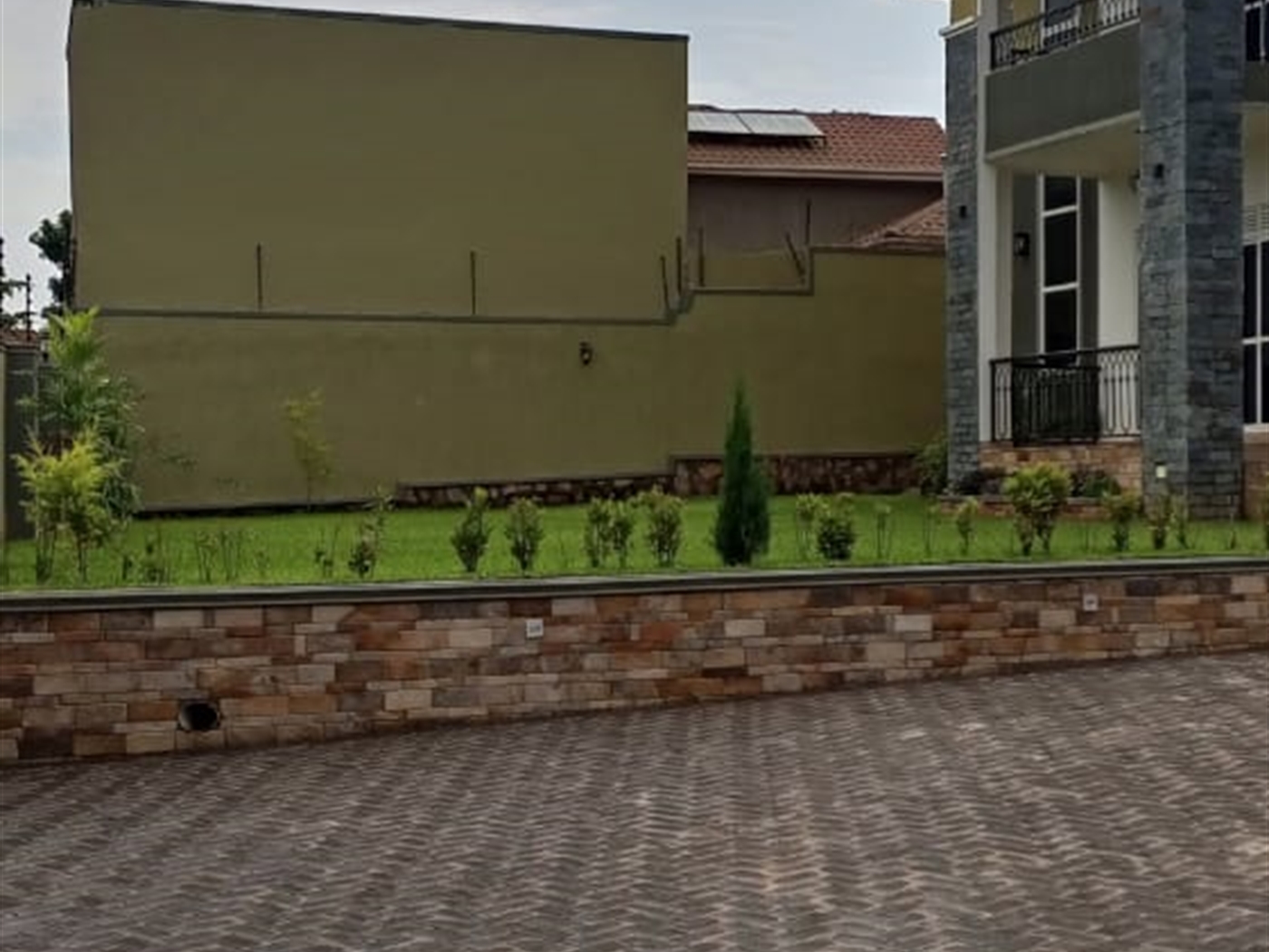 5 bedroom Storeyed house for sale in Kitende Wakiso Uganda