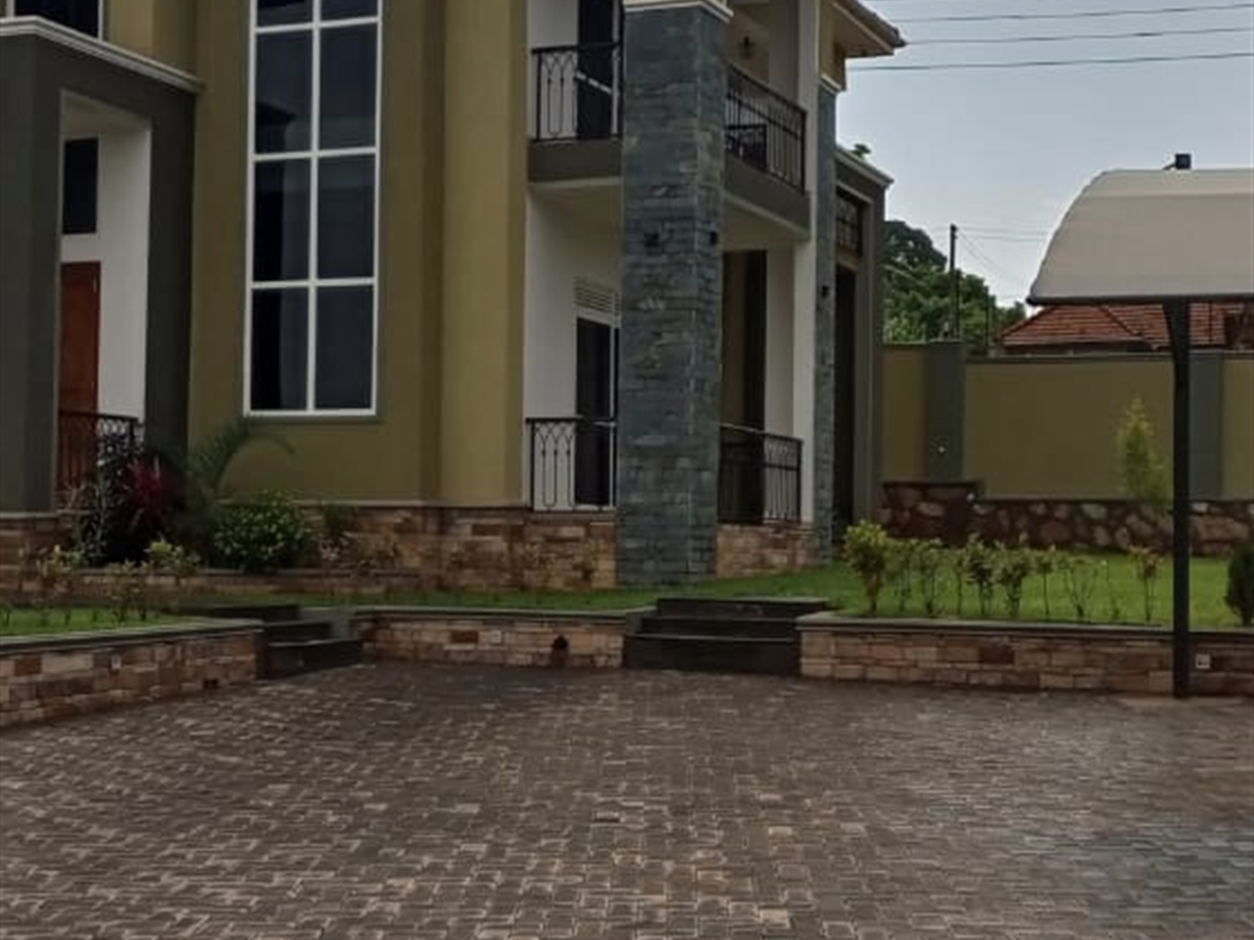 5 bedroom Storeyed house for sale in Kitende Wakiso Uganda