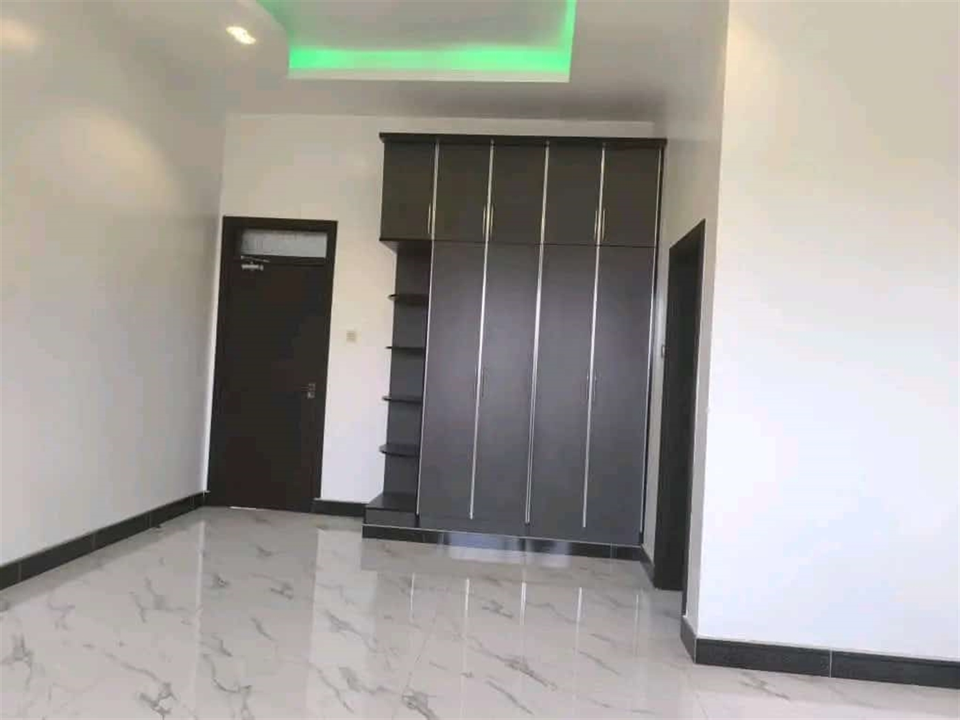 5 bedroom Storeyed house for sale in Najjera Kampala Uganda