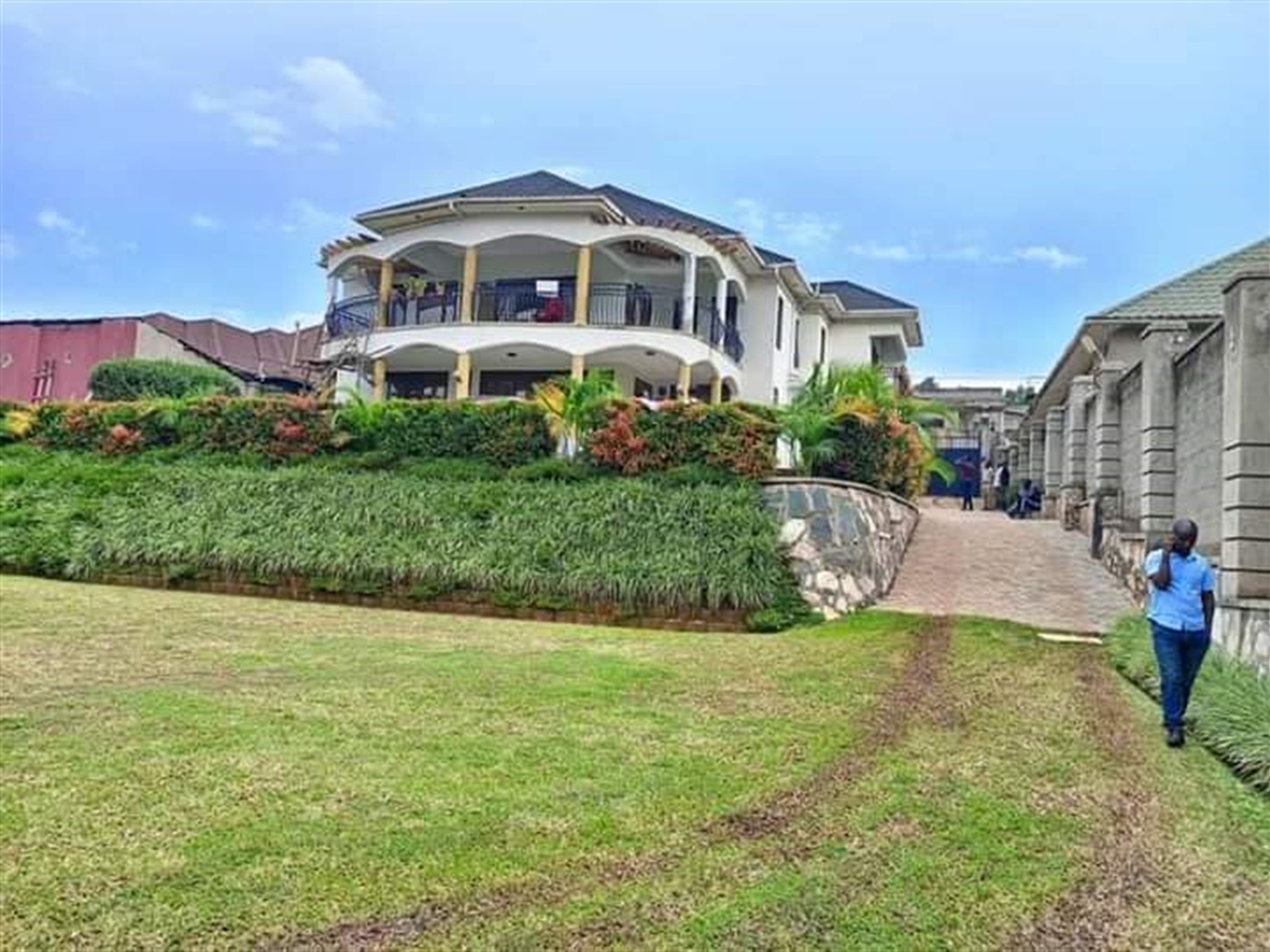 5 bedroom Storeyed house for sale in Gayaza Wakiso Uganda