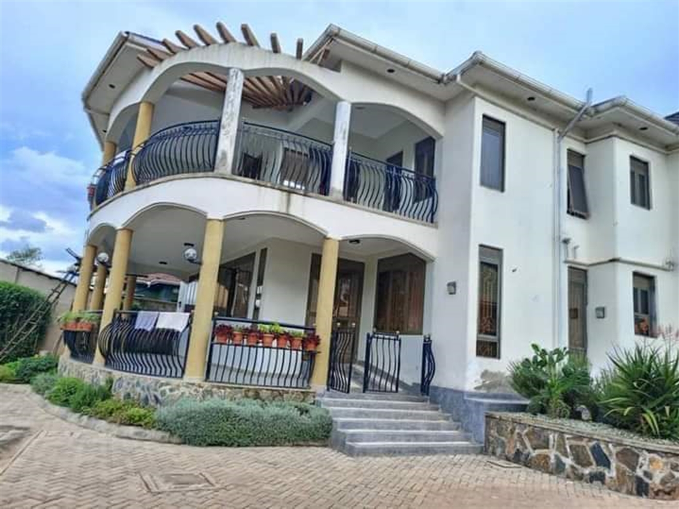 5 bedroom Storeyed house for sale in Gayaza Wakiso...