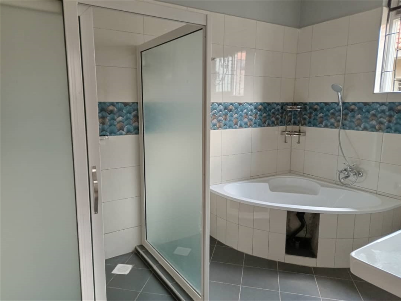 5 bedroom Storeyed house for sale in Najjera Wakiso Uganda
