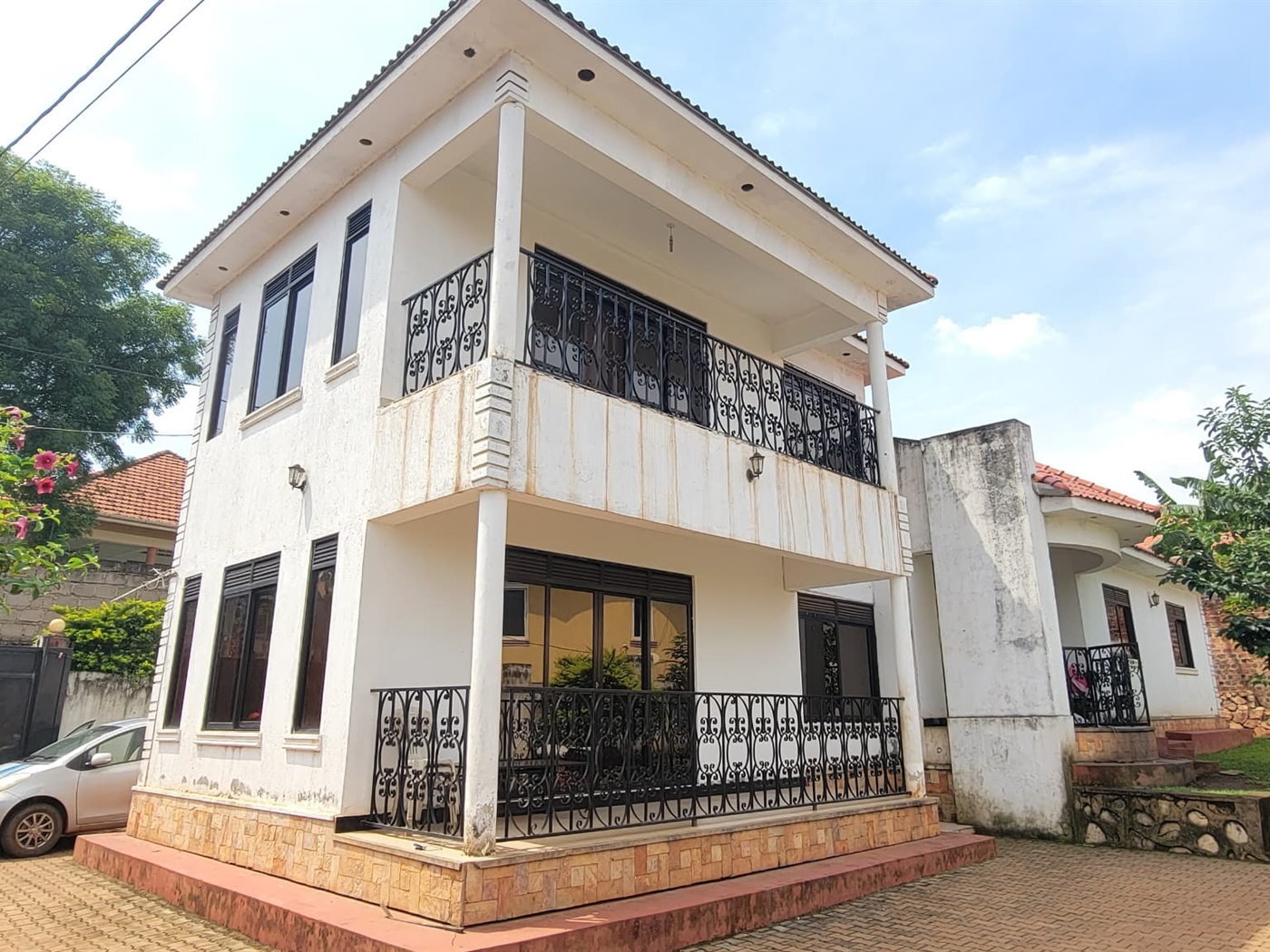 3 bedroom Storeyed house for sale in Najjera Wakiso Uganda
