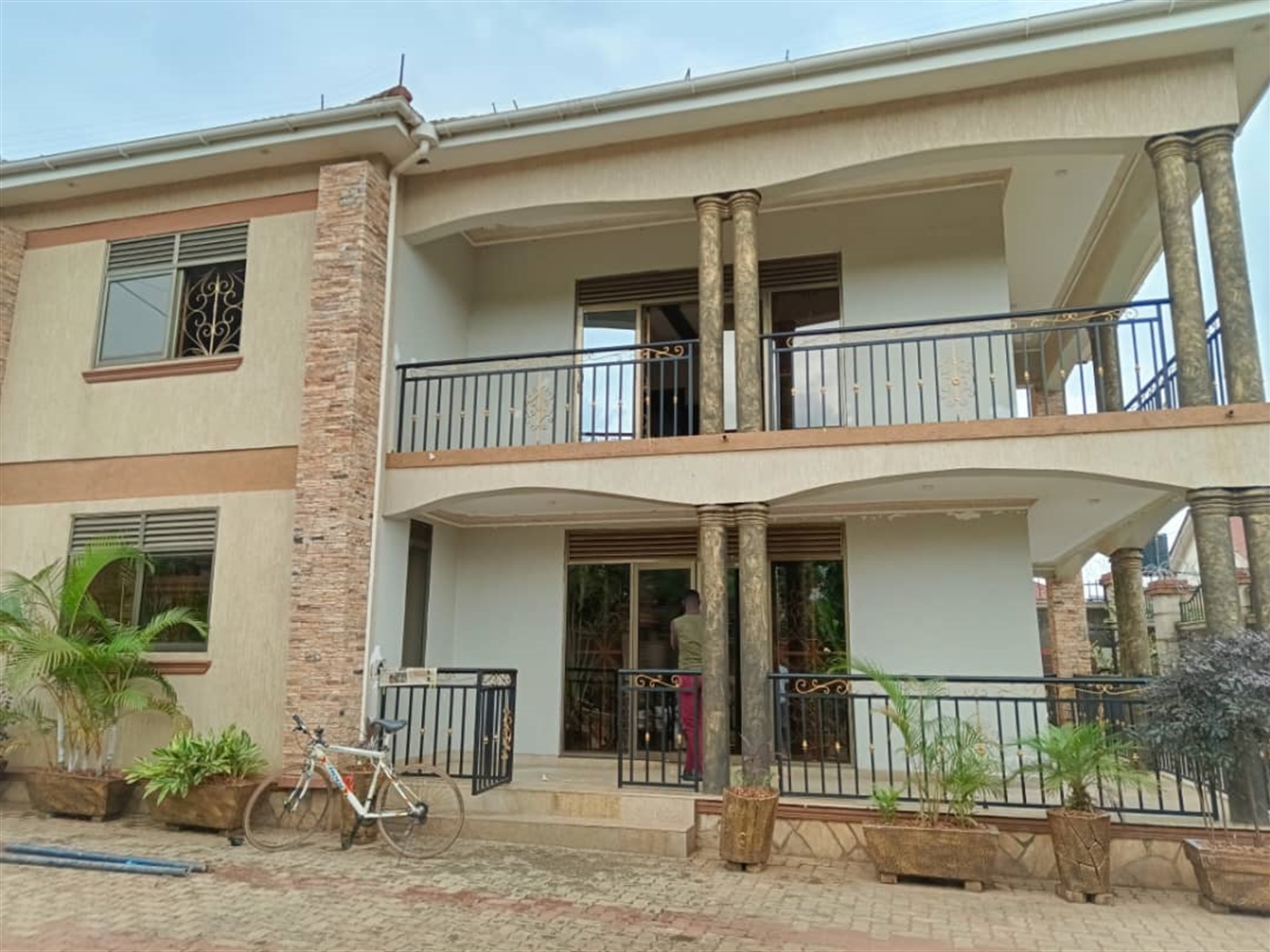 4 bedroom Storeyed house for sale in Seguku Wakiso...