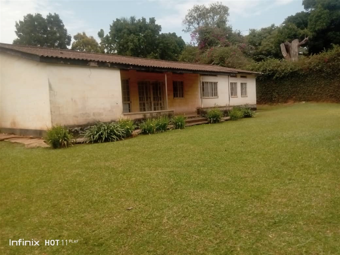 Residential land for sale in Bugoloobi Oyam Uganda
