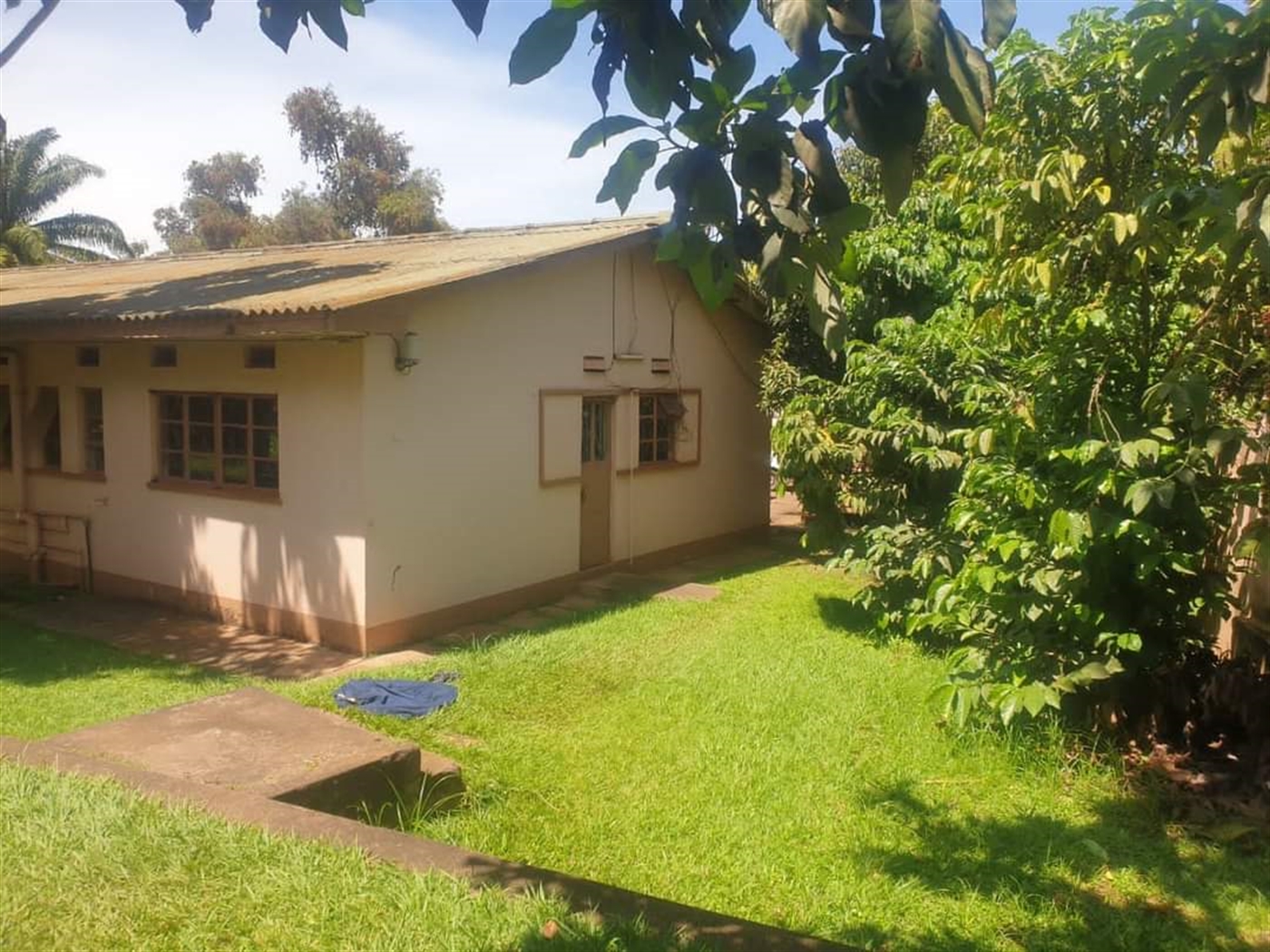 Residential land for sale in Bugoloobi Kampala Uganda