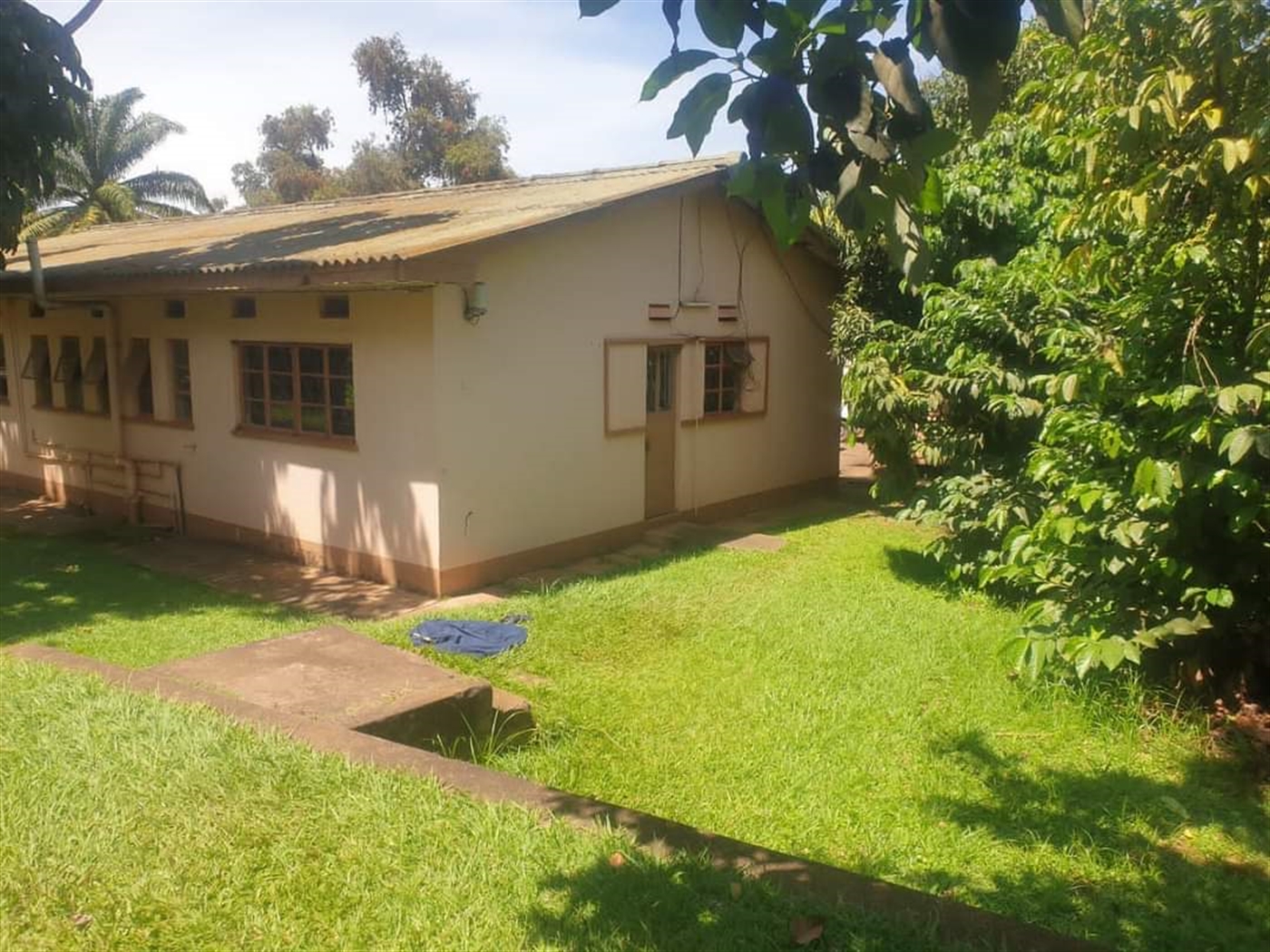 Residential land for sale in Bugoloobi Kampala Uganda