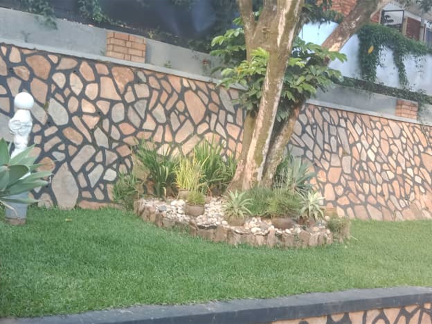 3 bedroom Bungalow for rent in Naguru Kampala Uganda