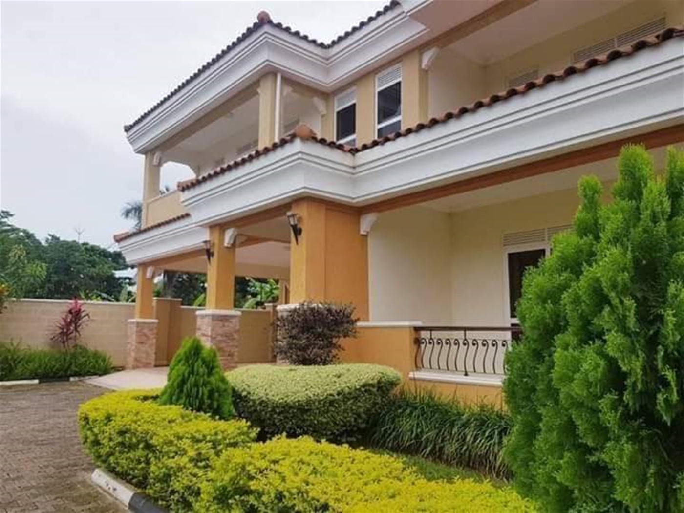 5 bedroom Mansion for sale in Munyonyo Kampala Uganda