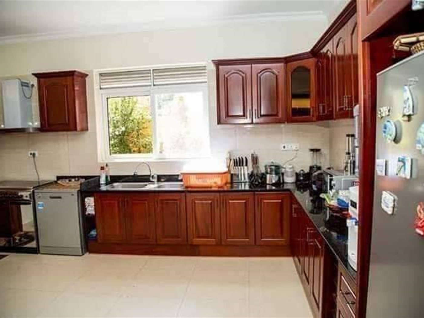 5 bedroom Mansion for sale in Munyonyo Kampala Uganda