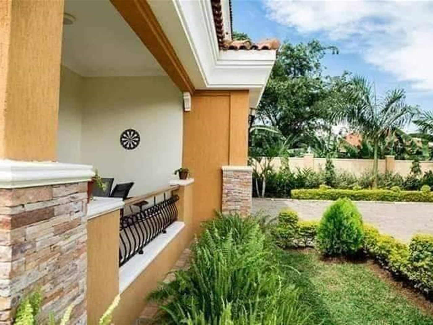 5 bedroom Mansion for sale in Munyonyo Kampala Uganda