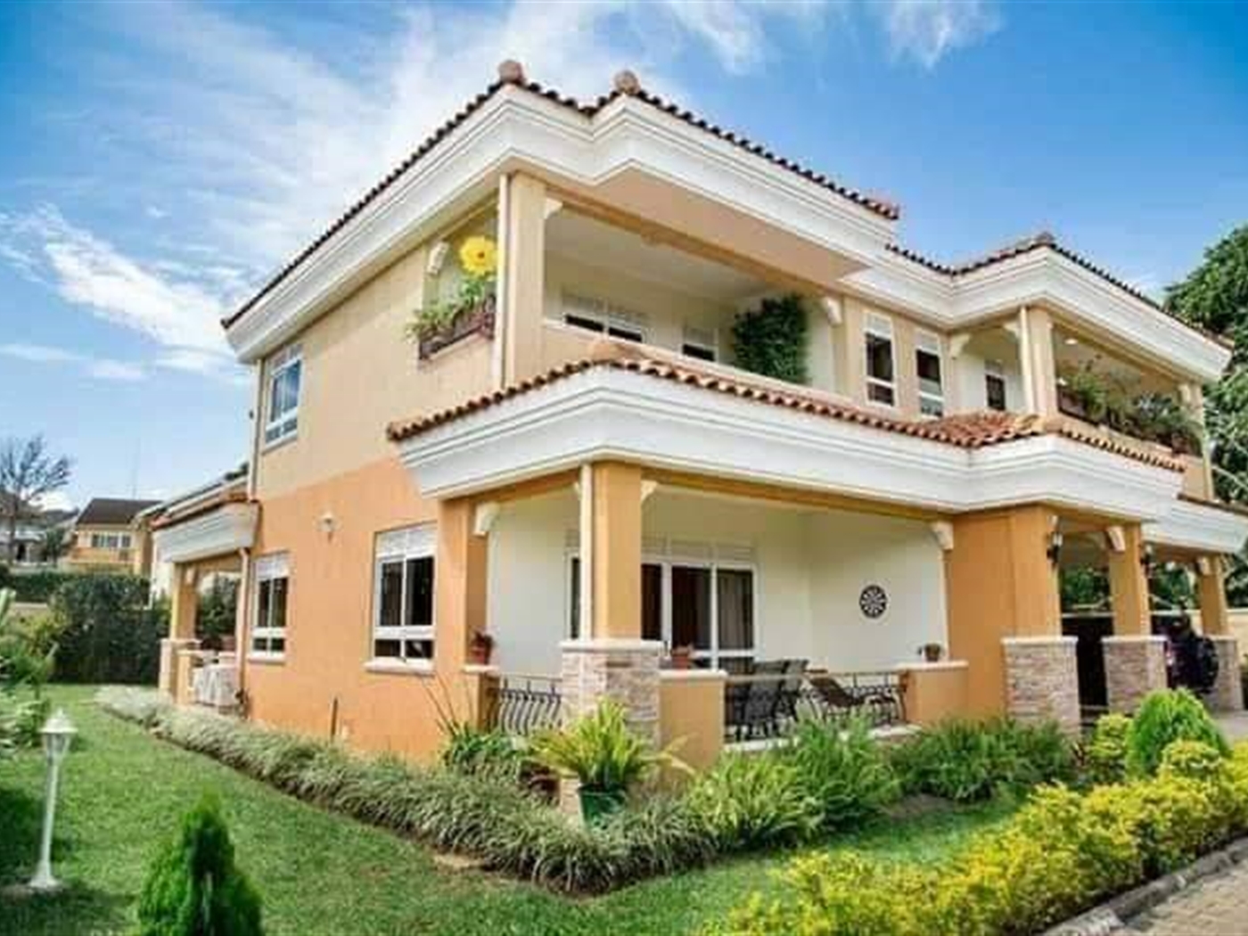 5 bedroom Mansion for sale in Munyonyo Kampala Uganda