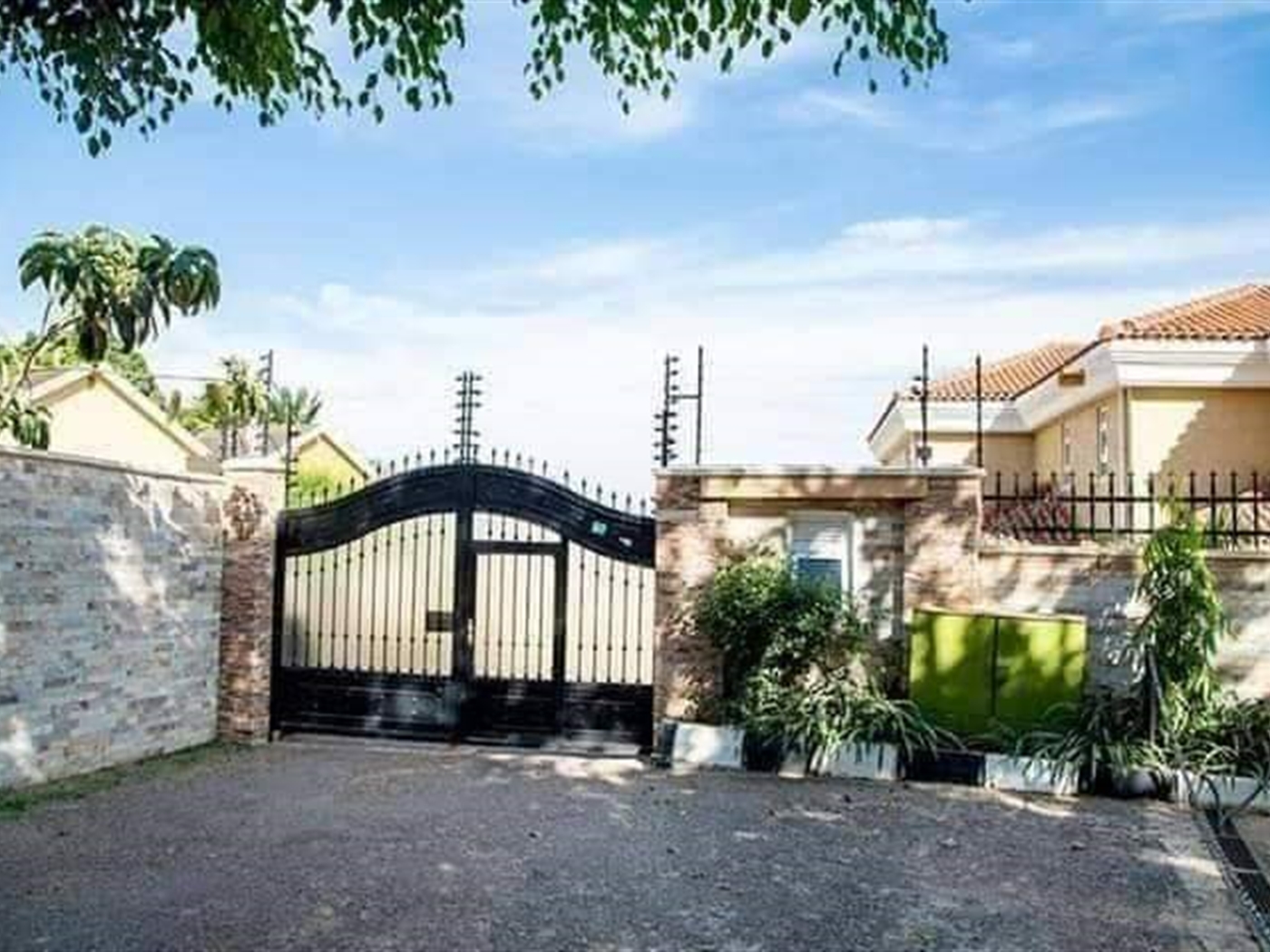 5 bedroom Mansion for sale in Munyonyo Kampala Uga...