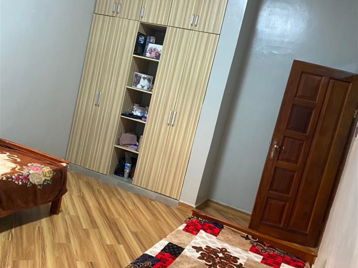 5 bedroom Storeyed house for rent in Kiwaatule Kampala Uganda