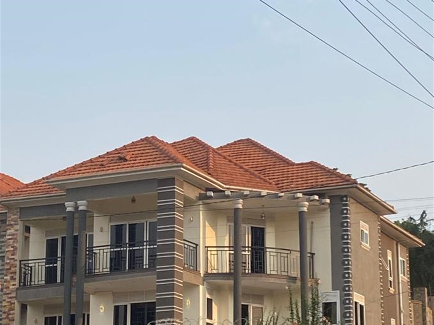 5 bedroom Storeyed house for rent in Kiwaatule Kampala Uganda