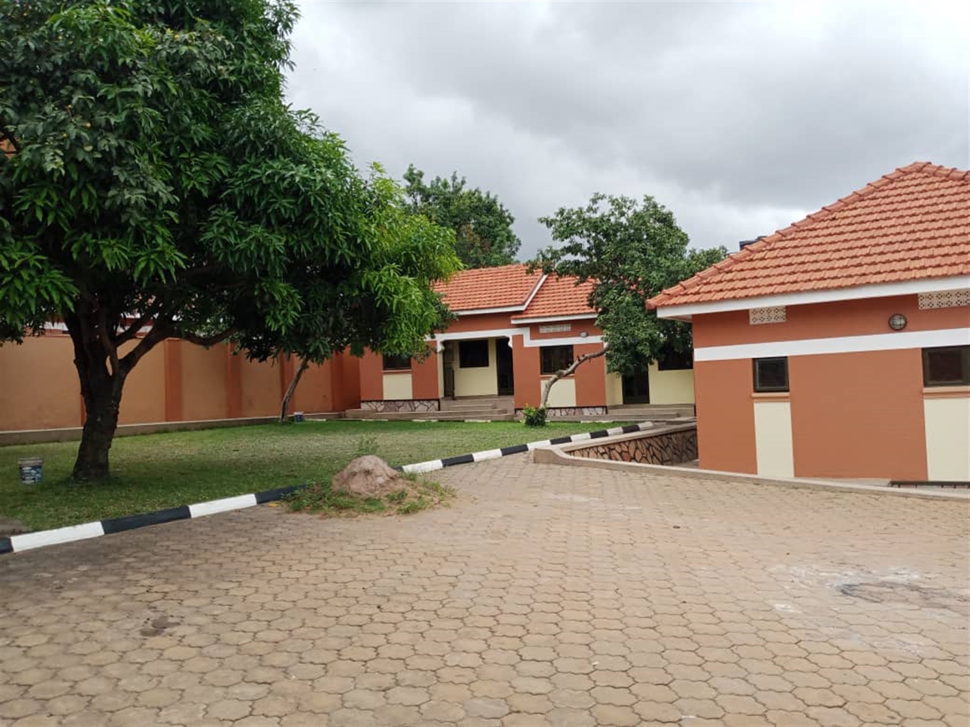 3 bedroom Bungalow for rent in Kiwaatule Kampala Uganda