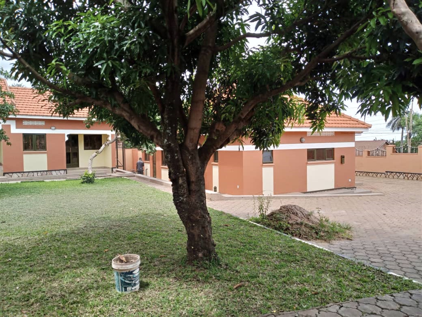 3 bedroom Bungalow for rent in Kiwaatule Kampala Uganda