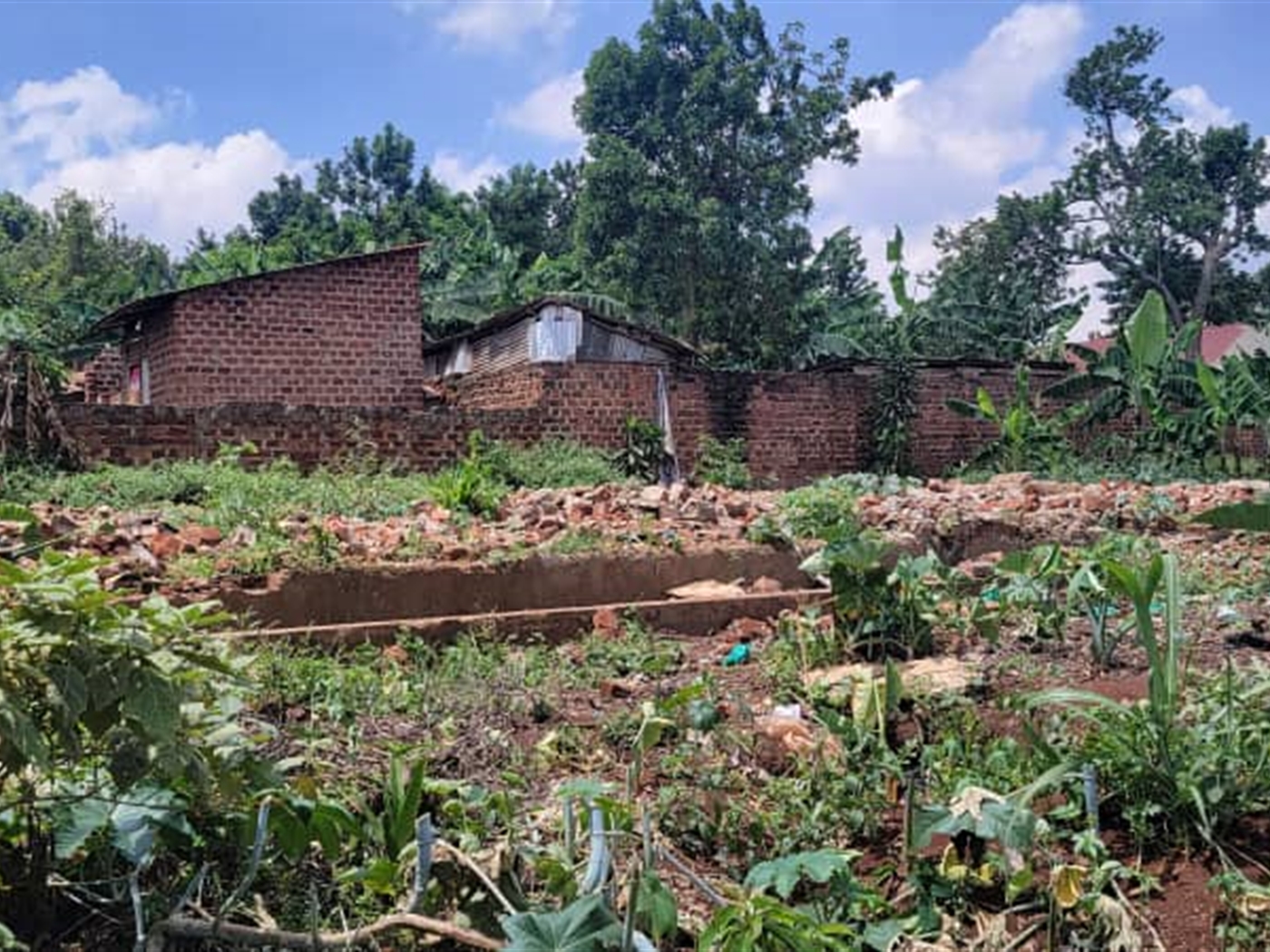 Residential land for sale in Kulambilo Wakiso Ugan...