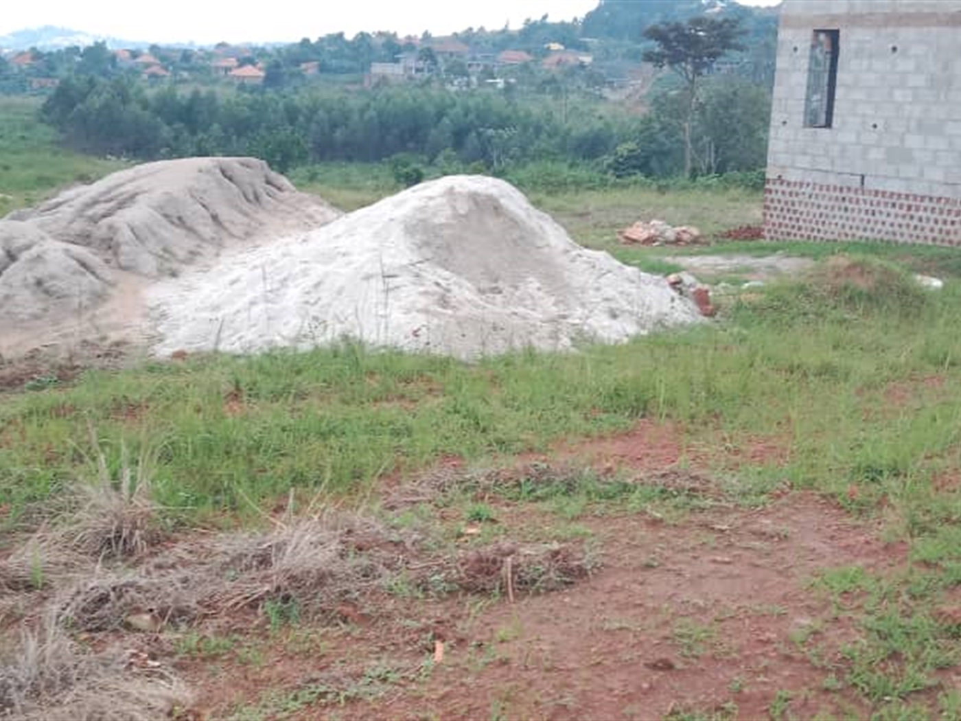 Residential land for sale in Kakiri Wakiso Uganda