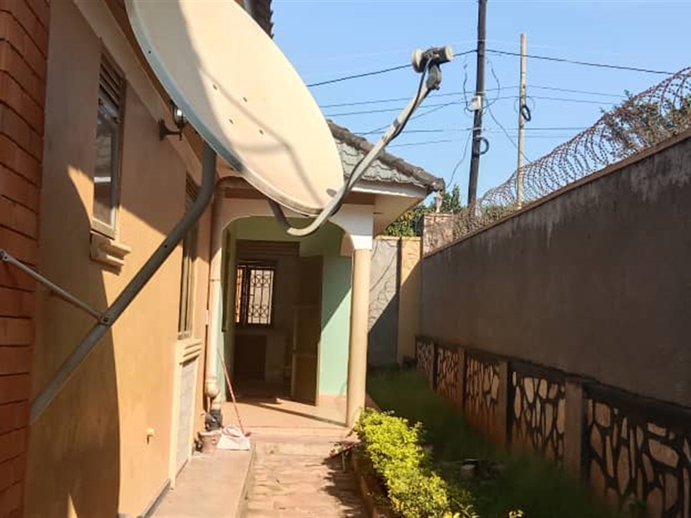 3 bedroom Bungalow for rent in Najjera Wakiso Uganda