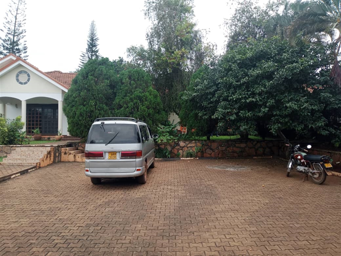 3 bedroom Bungalow for rent in Kitende Wakiso Uganda