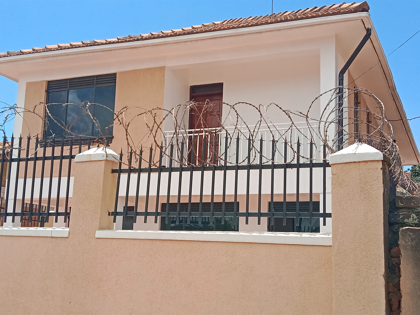 4 bedroom Storeyed house for rent in Ntinda Kampal...