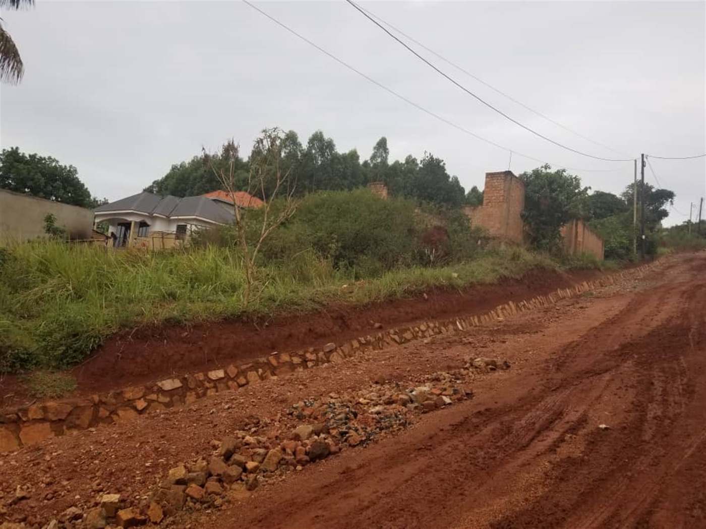 Residential land for sale in Bwebajja Wakiso Ugand...