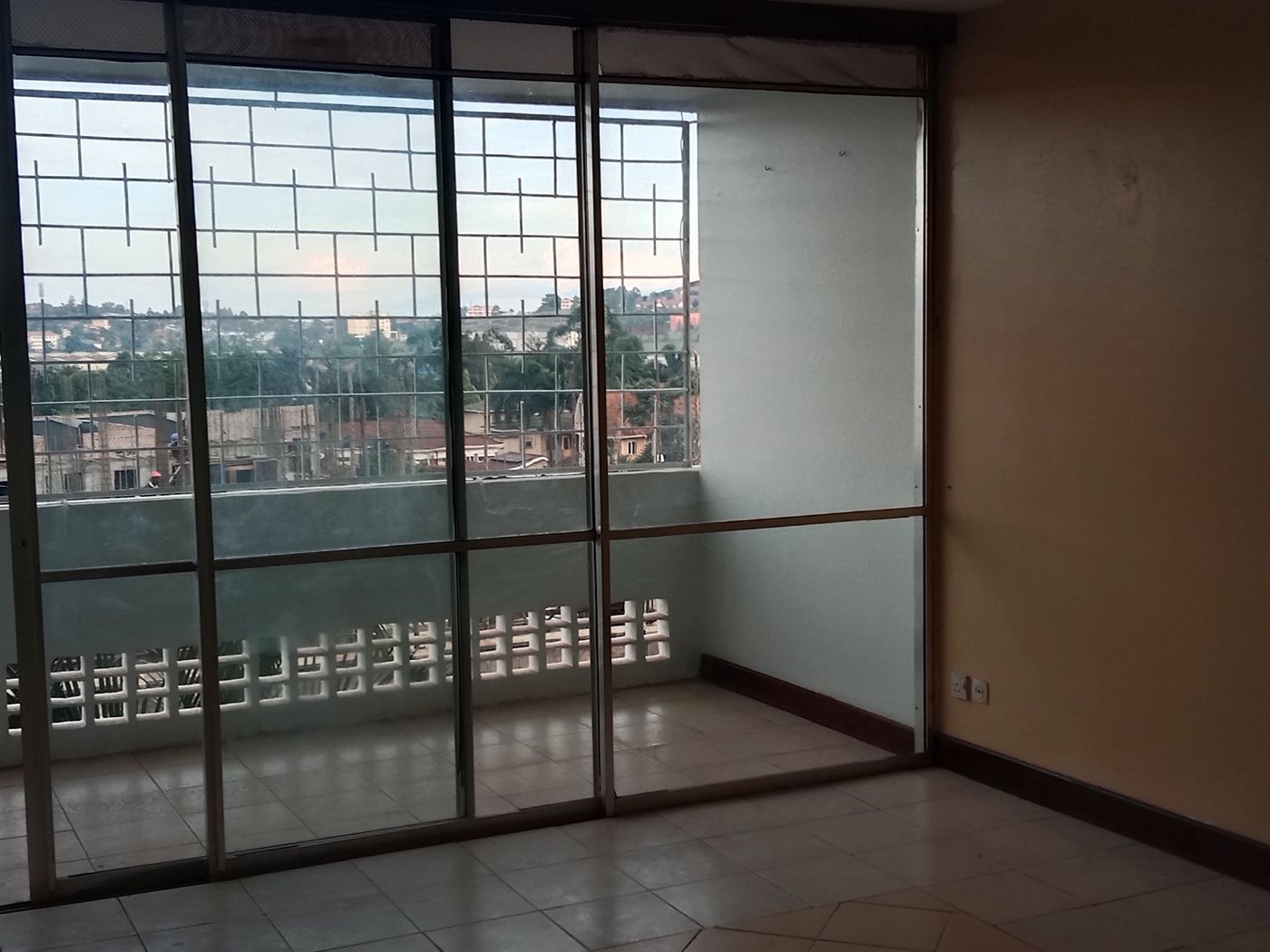 3 bedroom Apartment block for rent in Bugoloobi Kampala Uganda