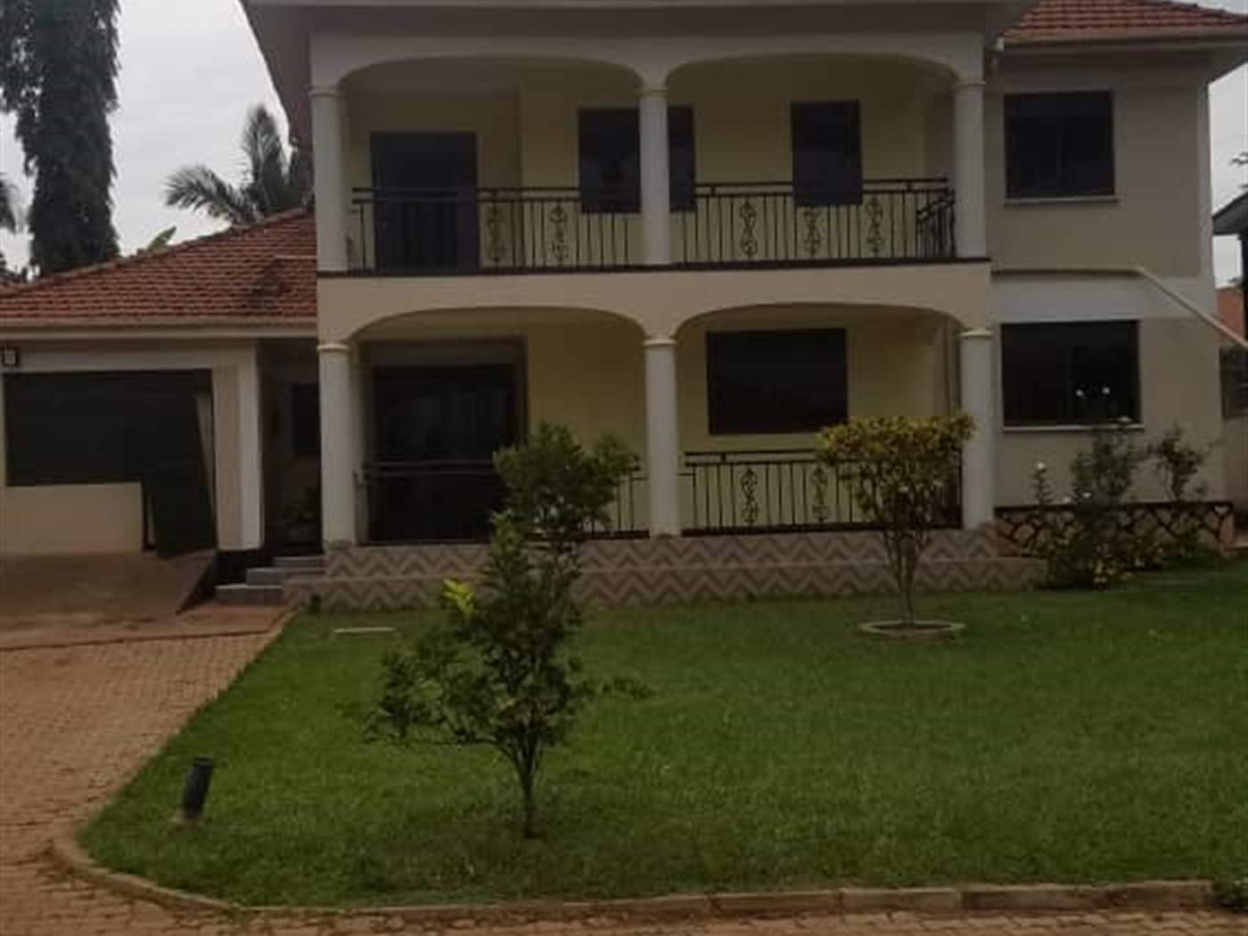 6 bedroom Storeyed house for rent in Kyanja Kampala Uganda