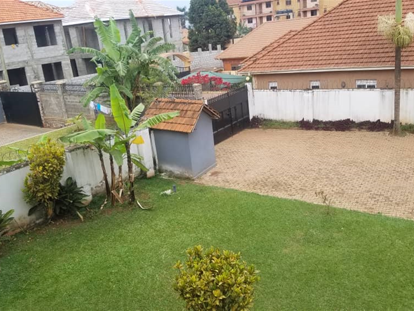6 bedroom Storeyed house for rent in Kyanja Kampala Uganda