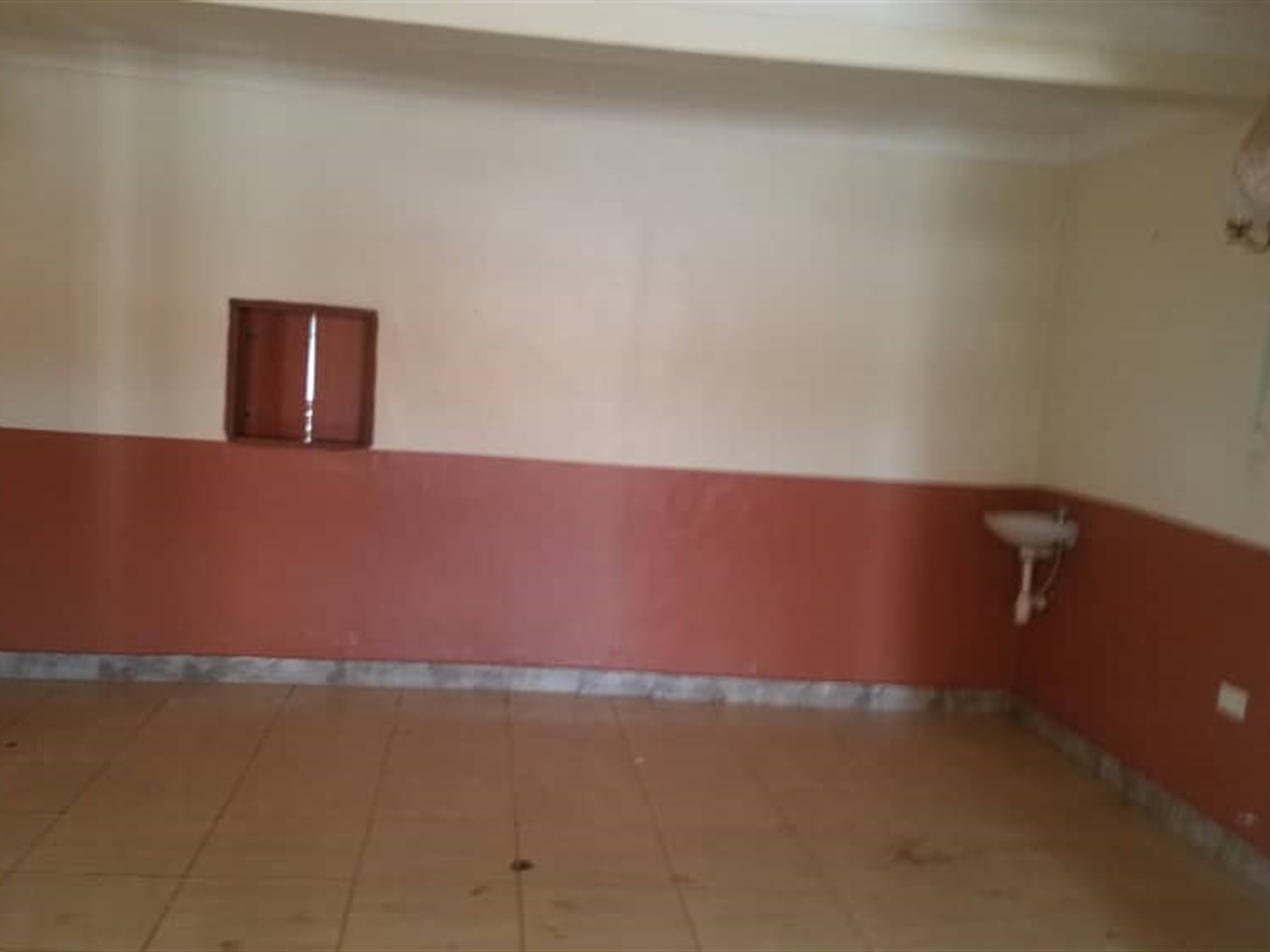 6 bedroom Storeyed house for rent in Kyanja Kampala Uganda