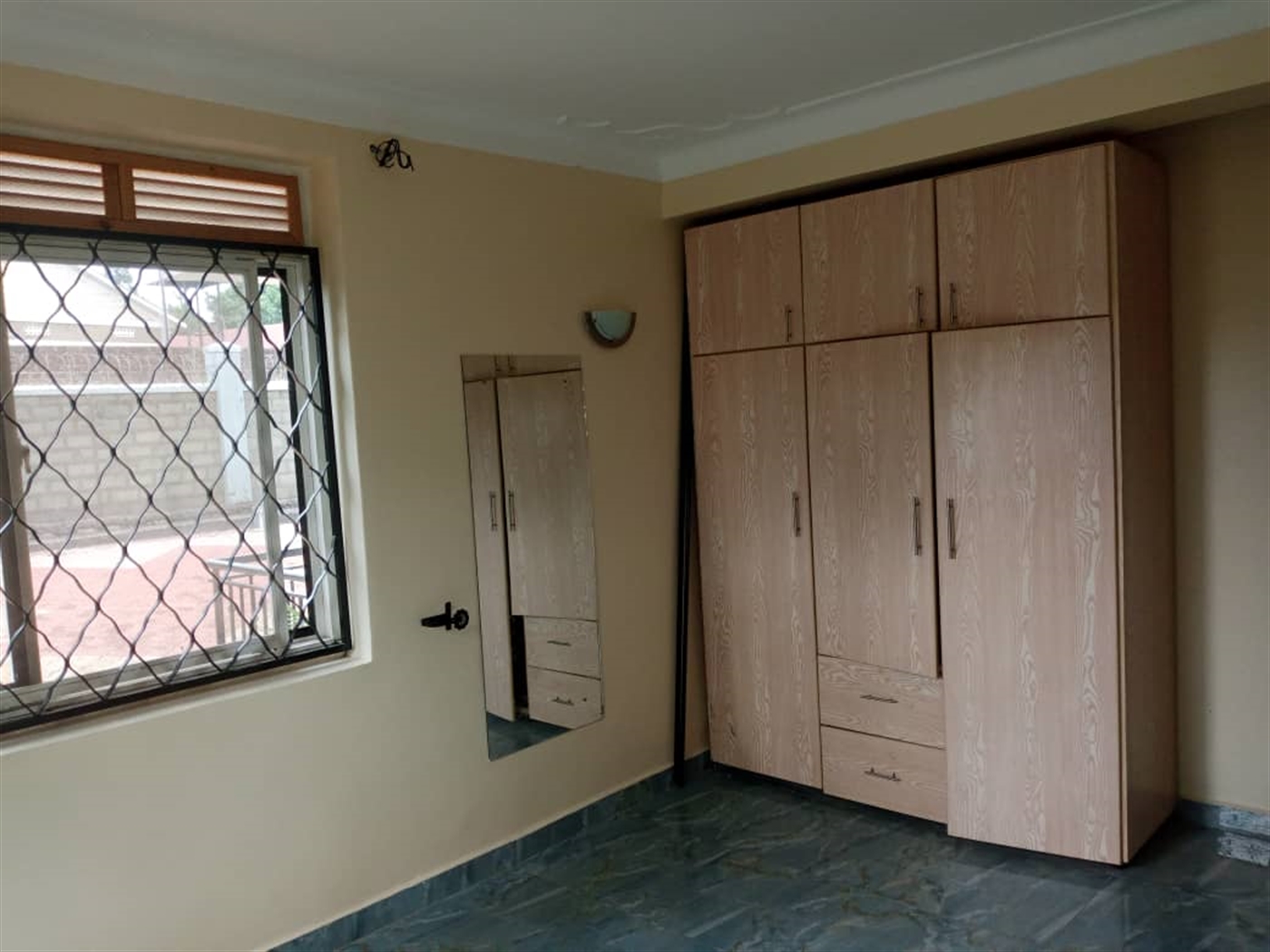 5 bedroom Storeyed house for rent in Kitende Wakiso Uganda