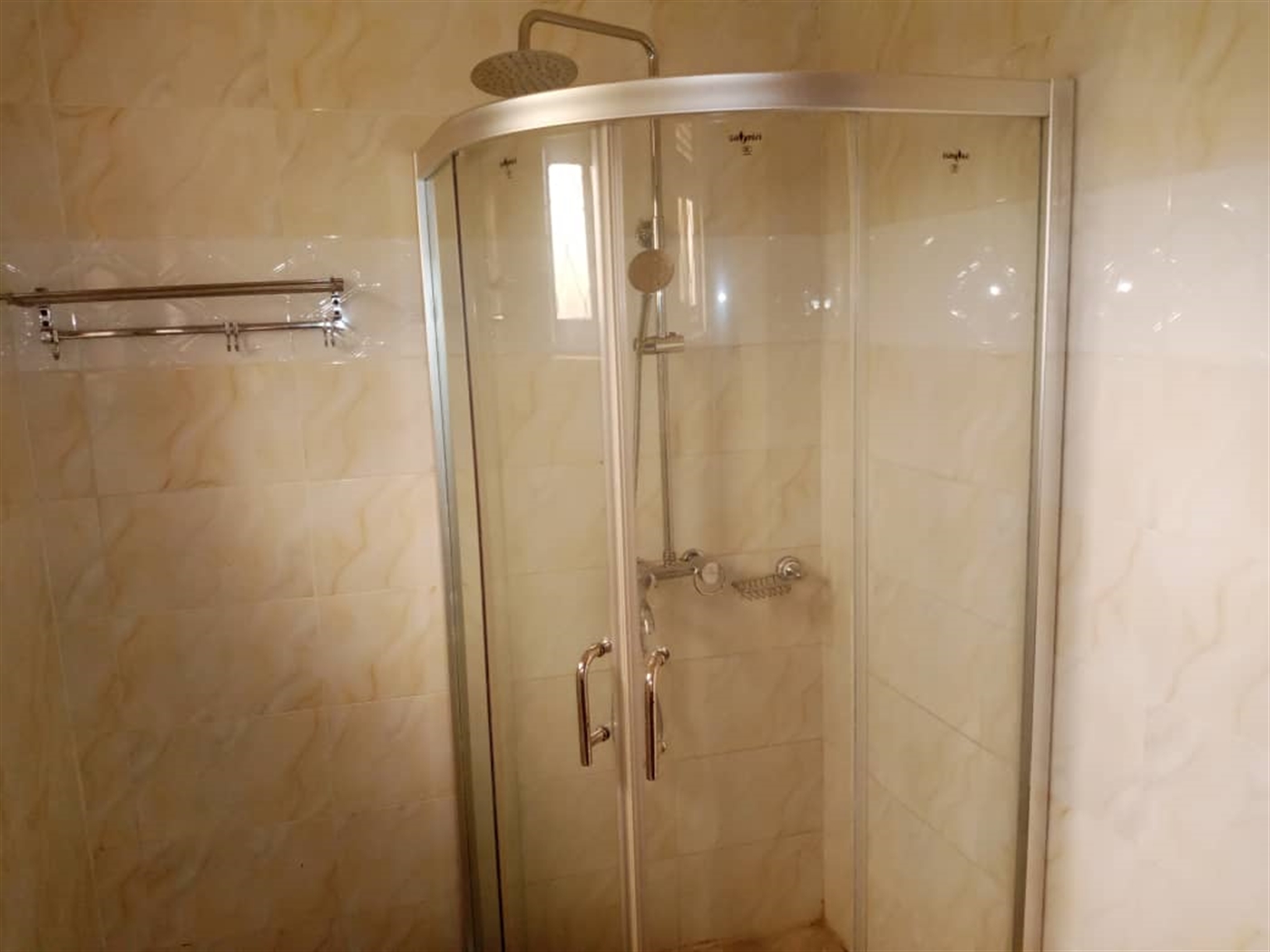 5 bedroom Storeyed house for rent in Kitende Wakiso Uganda