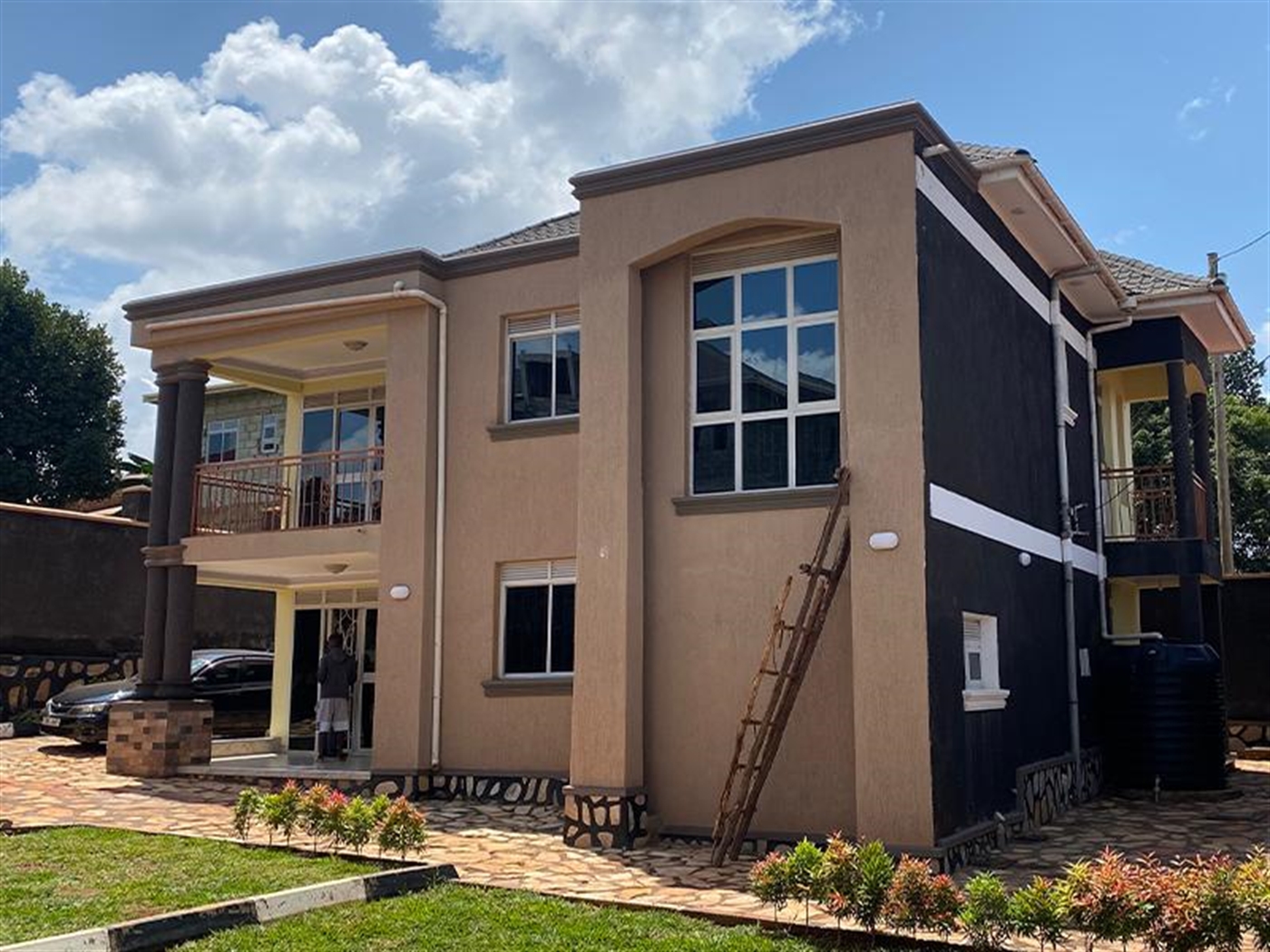 5 bedroom Storeyed house for rent in Kireka Wakiso Uganda