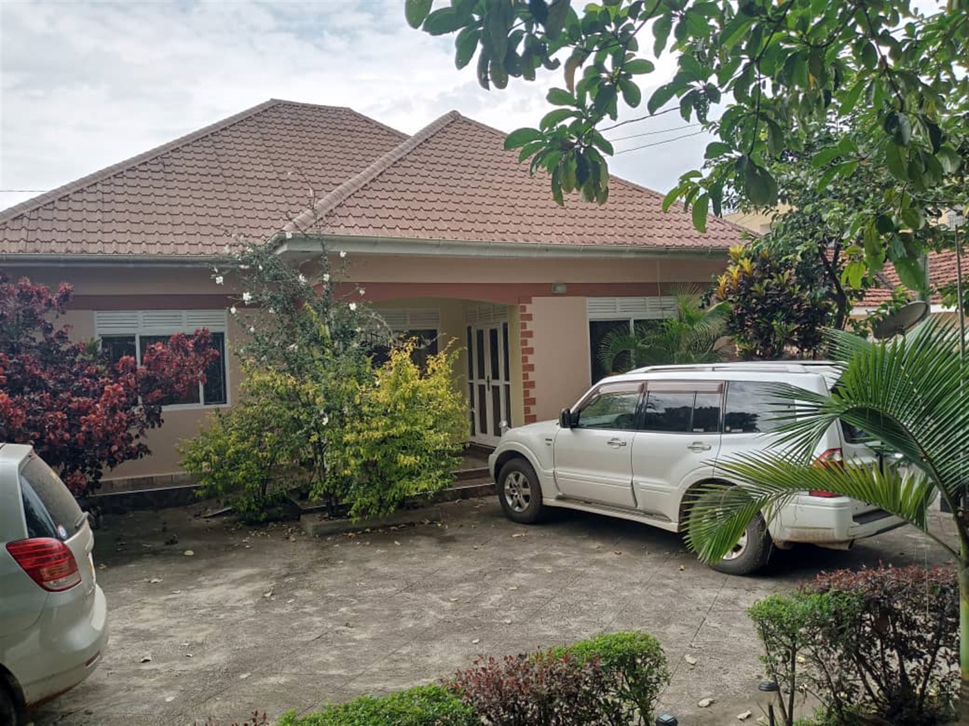 4 bedroom Bungalow for rent in Lubowa Wakiso Uganda
