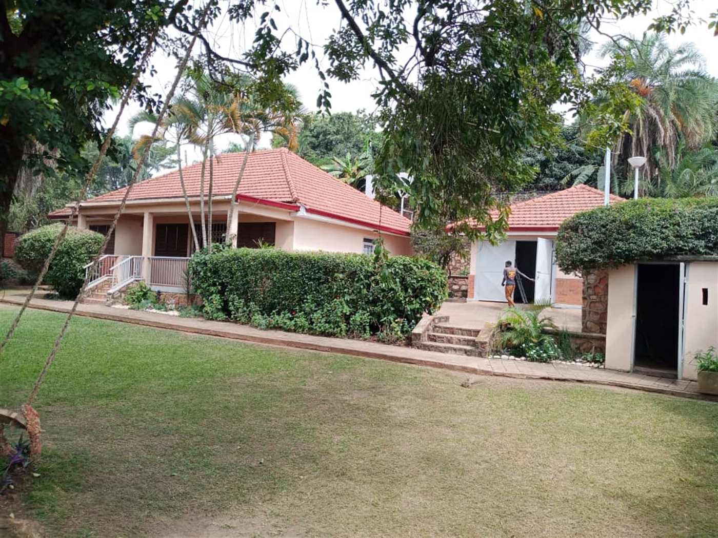 3 bedroom Bungalow for rent in Muyenga Kampala Uganda