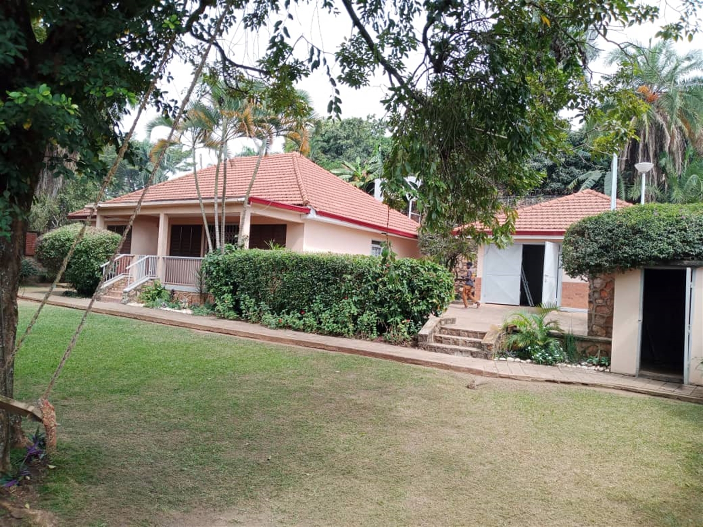 3 bedroom Bungalow for rent in Muyenga Kampala Uganda