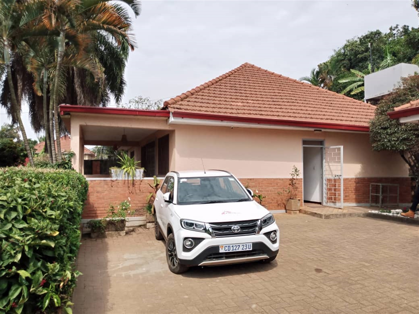 3 bedroom Bungalow for rent in Muyenga Kampala Uganda,