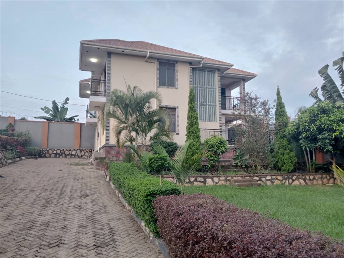 4 bedroom Storeyed house for rent in Lubowa Wakiso Uganda
